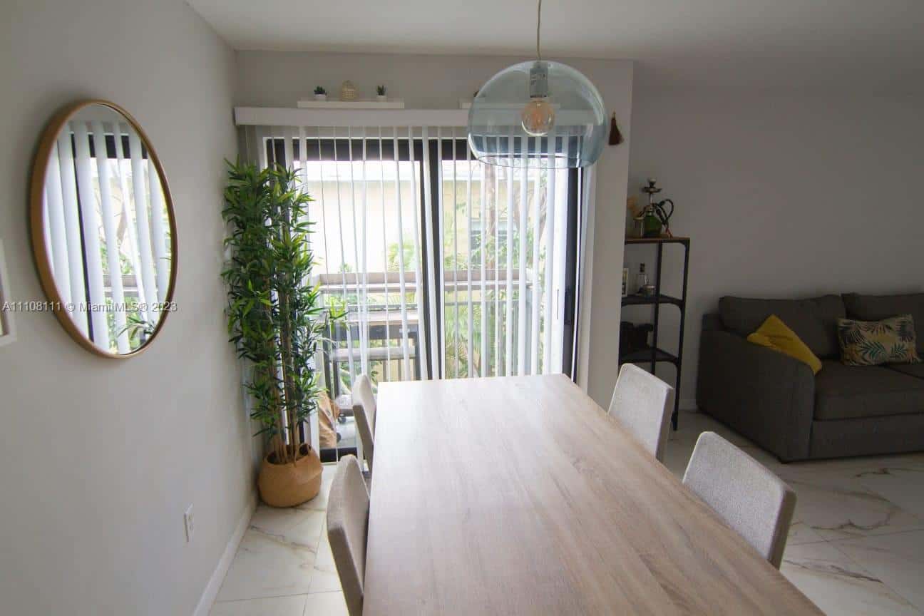 753 Michigan # 3A, Miami Beach FL 33139