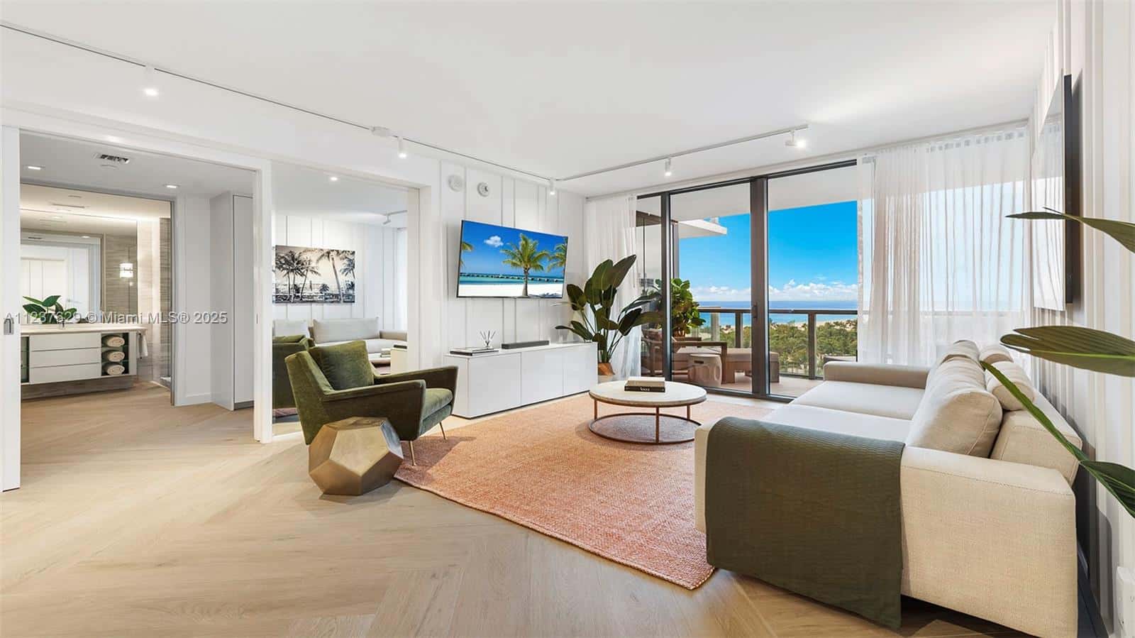 2201 Collins Ave # 804, Miami Beach FL 33139