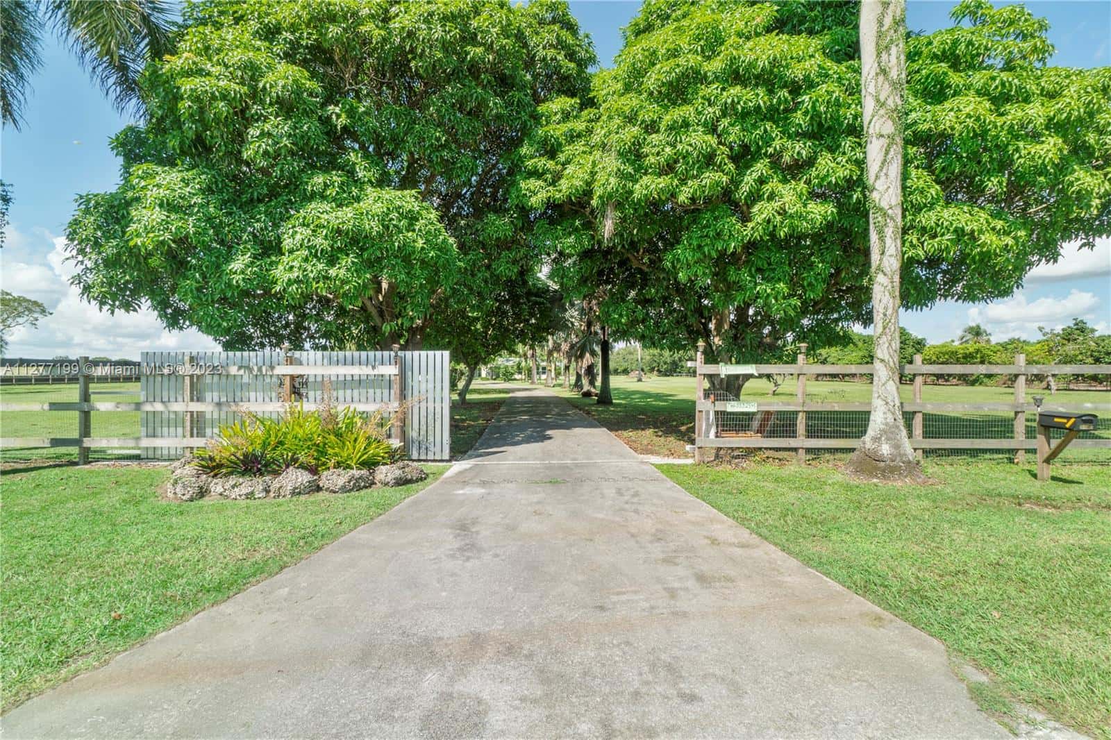 25950 SW 187 AVE, Homestead FL 33031