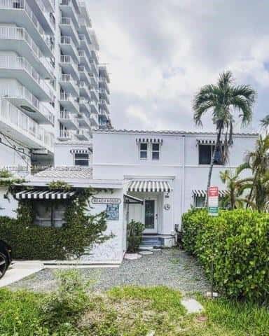 2811 Indian Creek Dr, Miami Beach FL 33140
