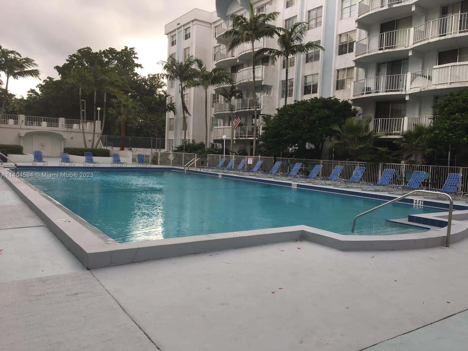 496 NW 165th St Rd # D312, Miami FL 33169