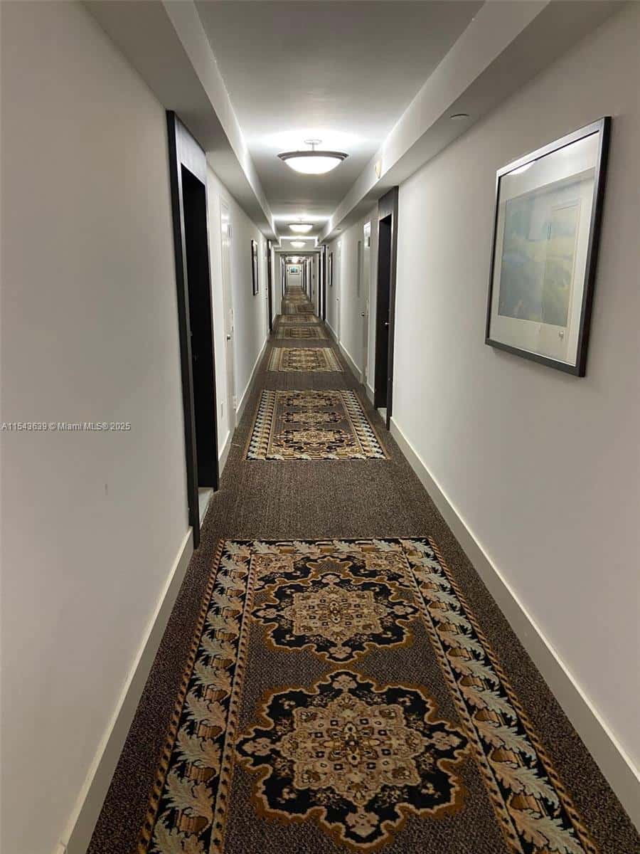 2801 NE 183rd St # 2103W, Aventura FL 33160