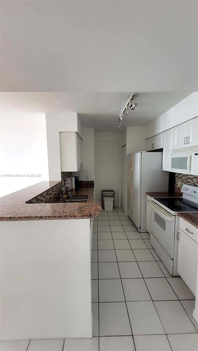 1155 Brickell Bay Dr # 2805, Miami FL 33131