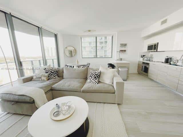 121 NE 34th St # 1409, Miami FL 33137