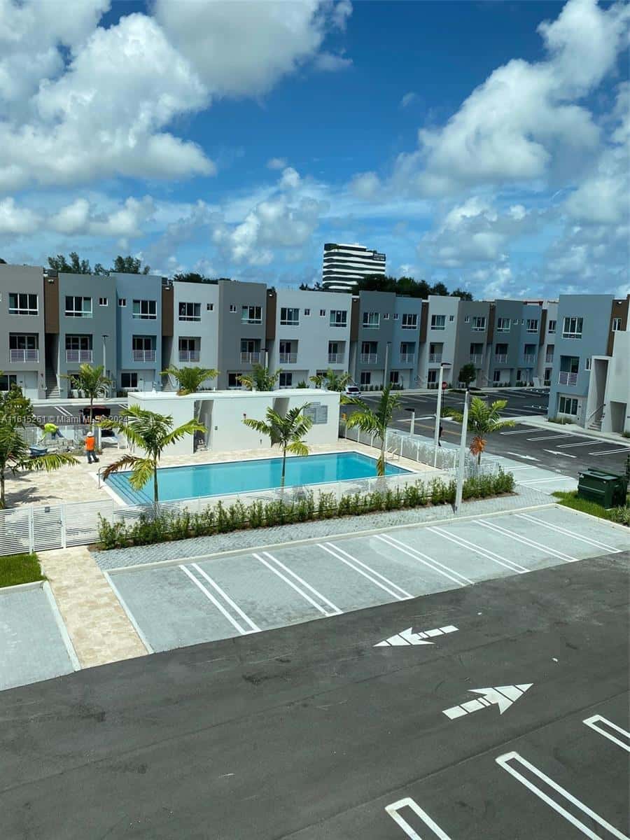 2505 NE 193rd St # 4207, Miami FL 33180