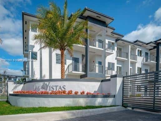 7945 W 2nd Ct # 102, Hialeah FL 33014