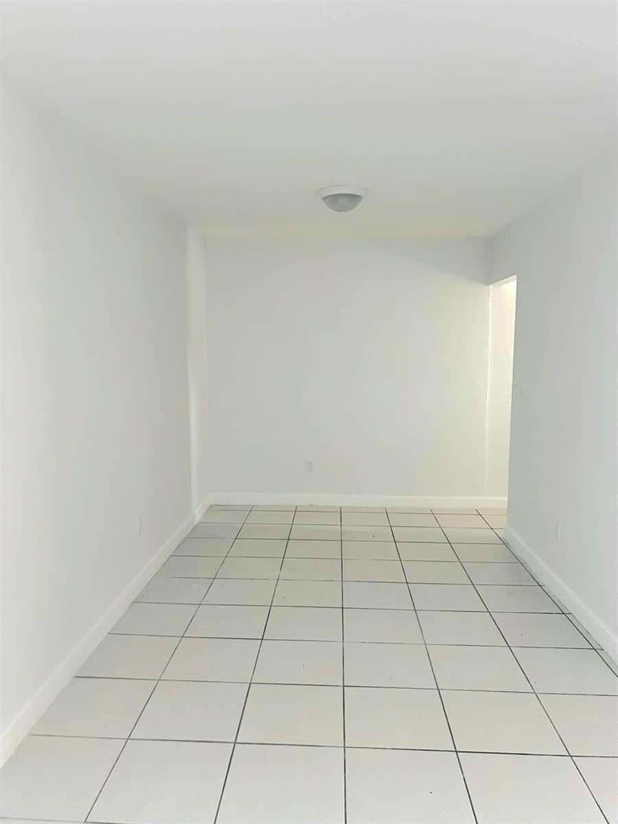 1245 W 24th Street # 221, Hialeah FL 33010