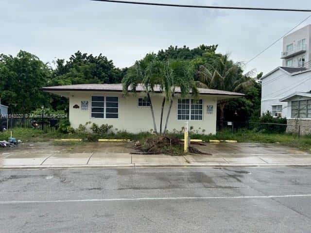800 NE 85th St, Miami FL 33138
