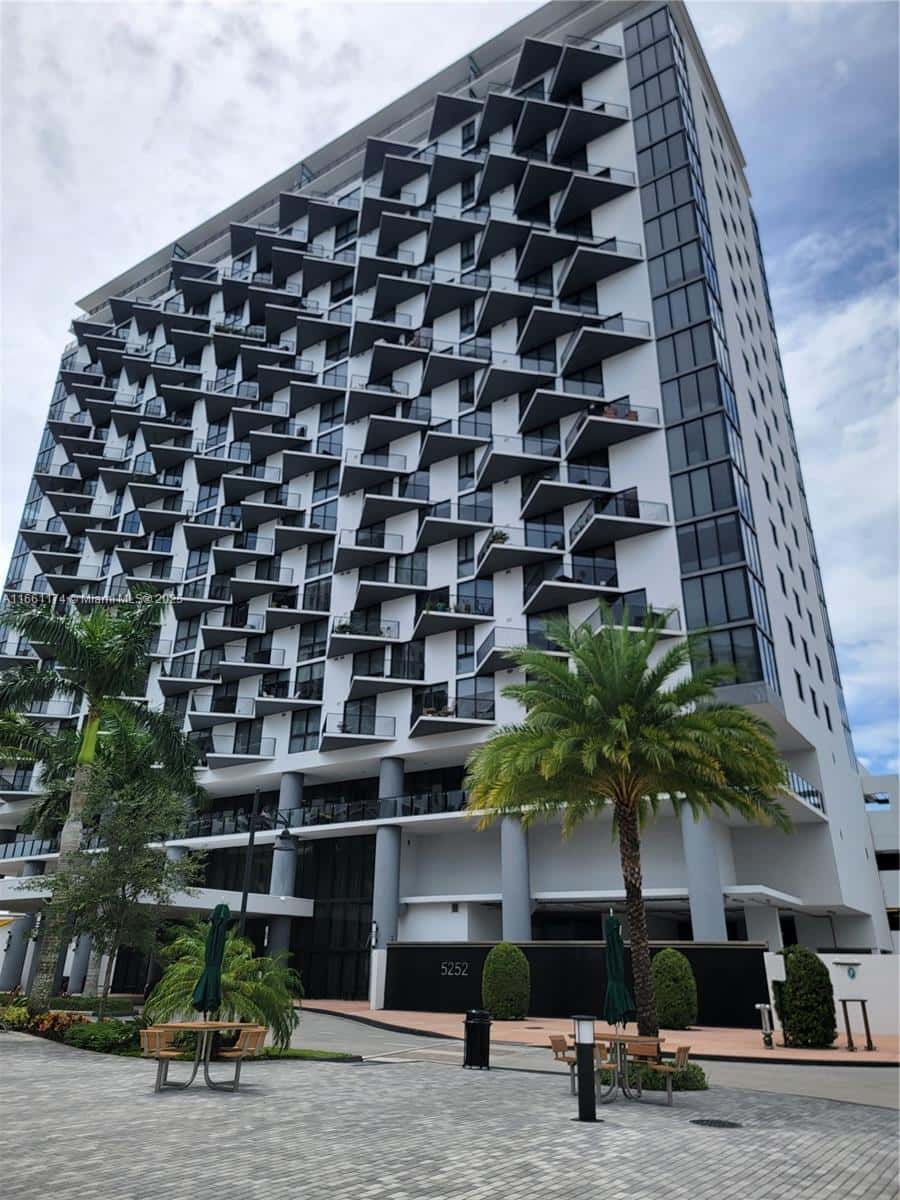 5252 NW 85th Ave # 1601, Doral FL 33166