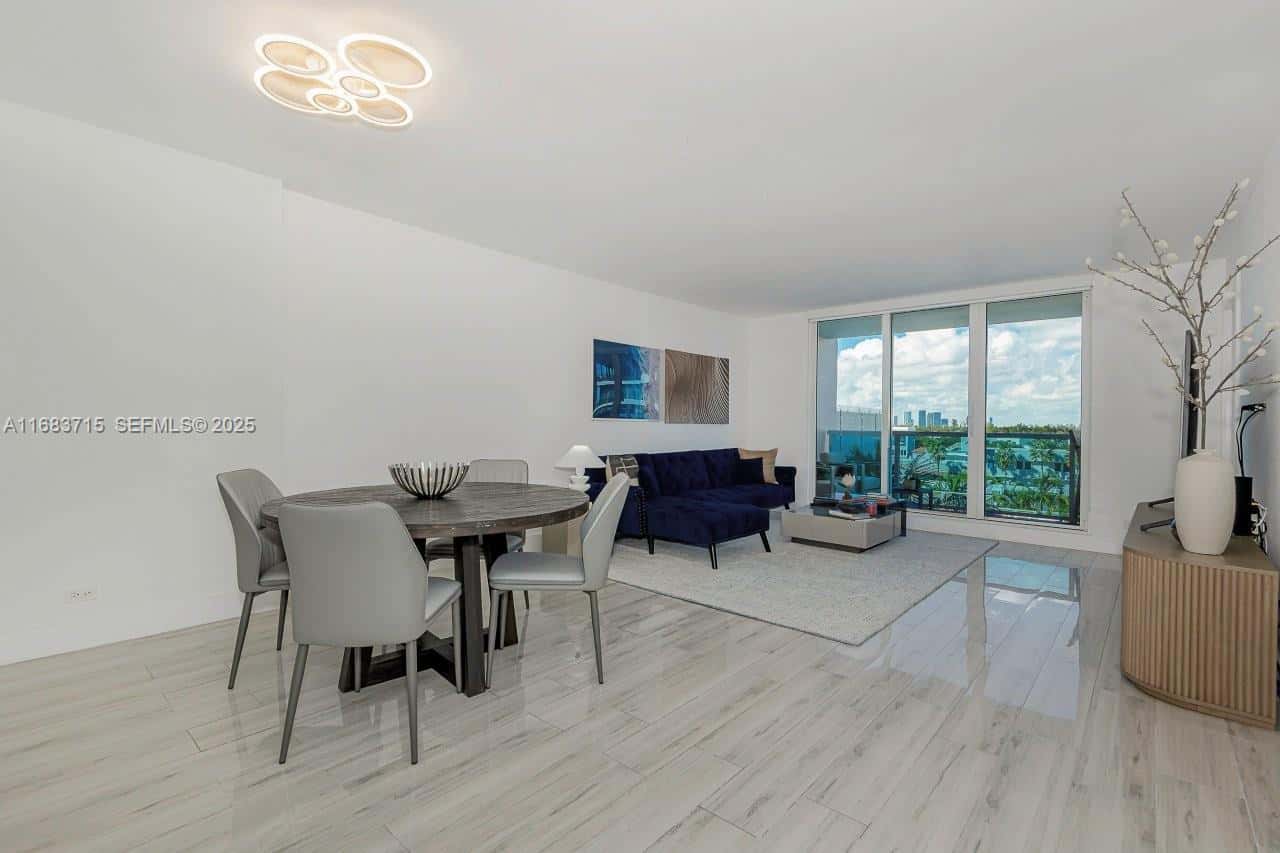 2301 Collins Ave # 534, Miami Beach FL 33139