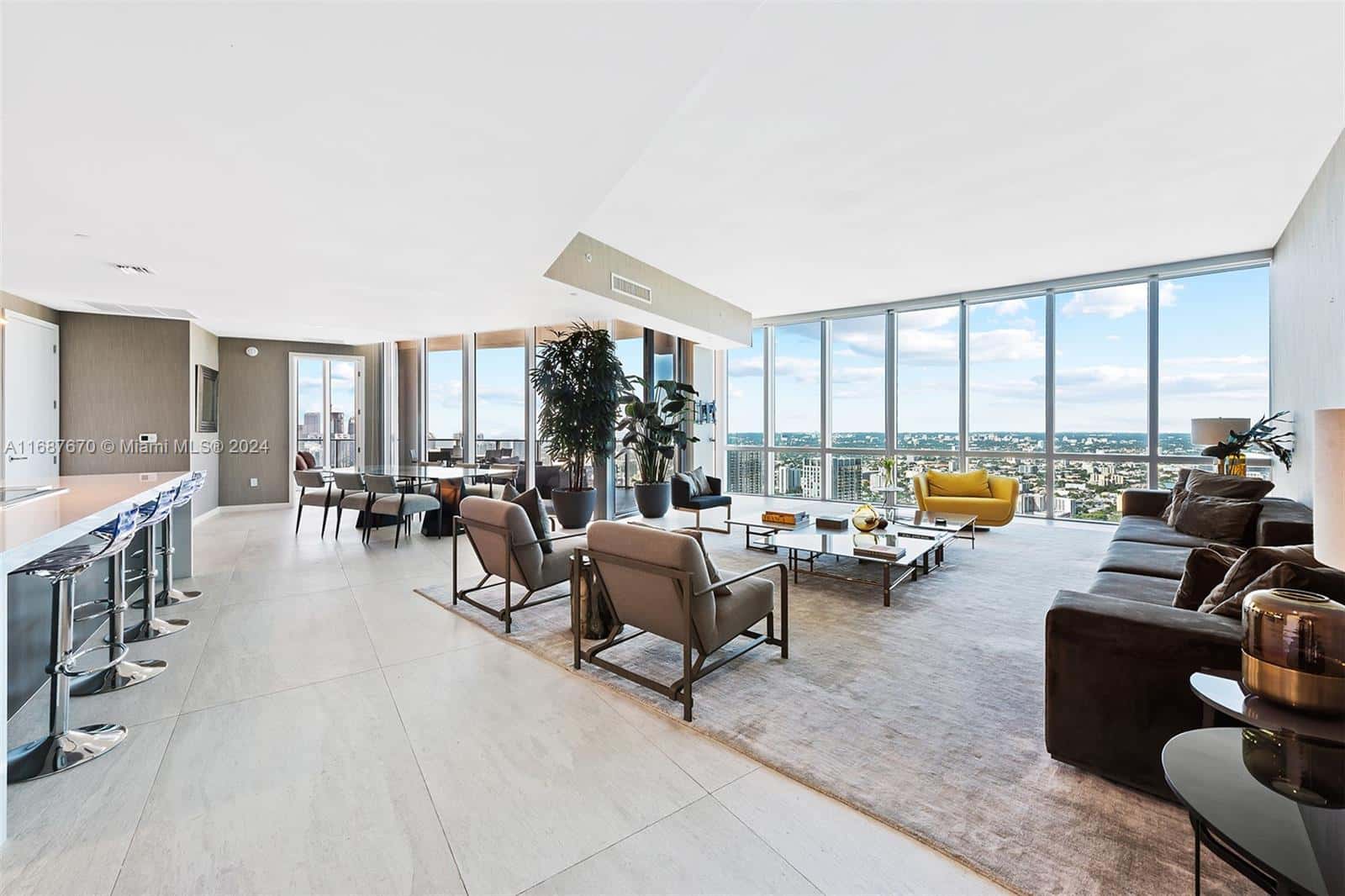 851 NE 1st Ave # 5112, Miami FL 33132