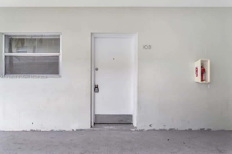 12890 NE 8th Ave # 103, North Miami FL 33161
