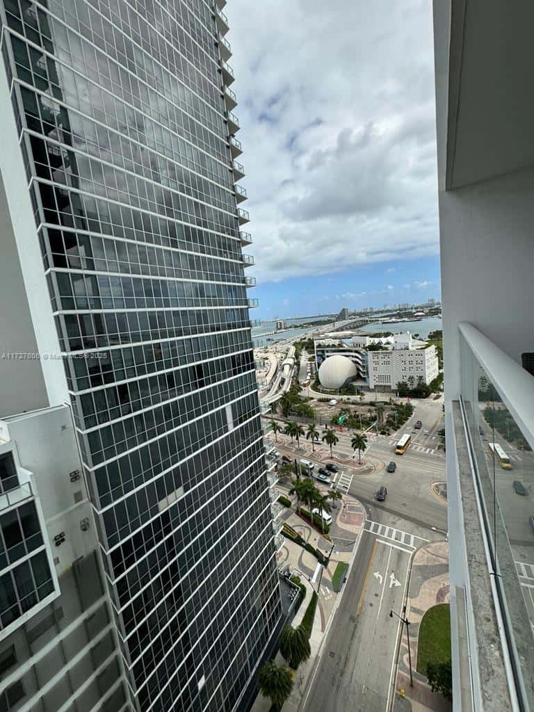 1040 Biscayne Blvd # 1505, Miami FL 33132