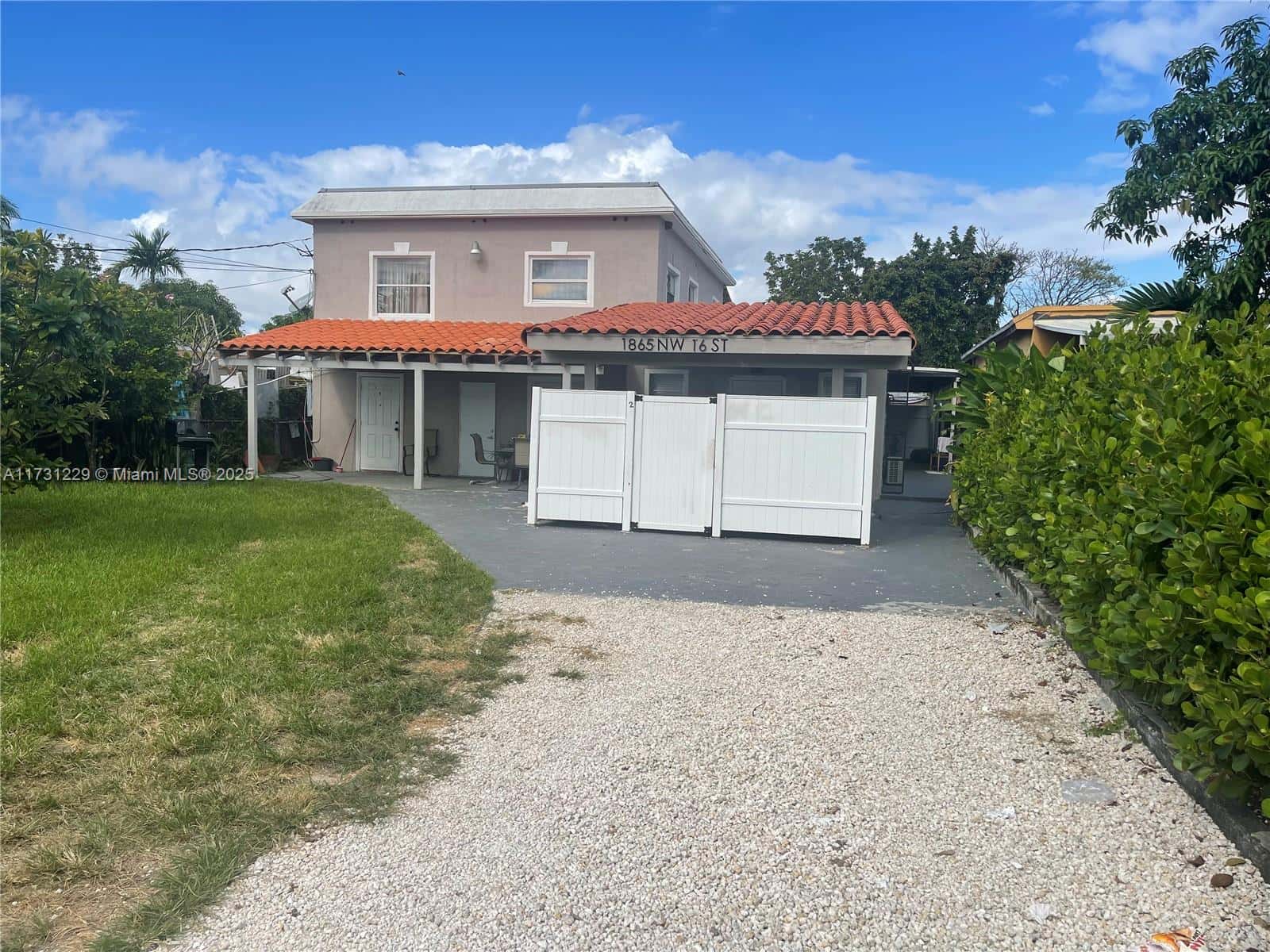 1865 NW 16th St, Miami FL 33125