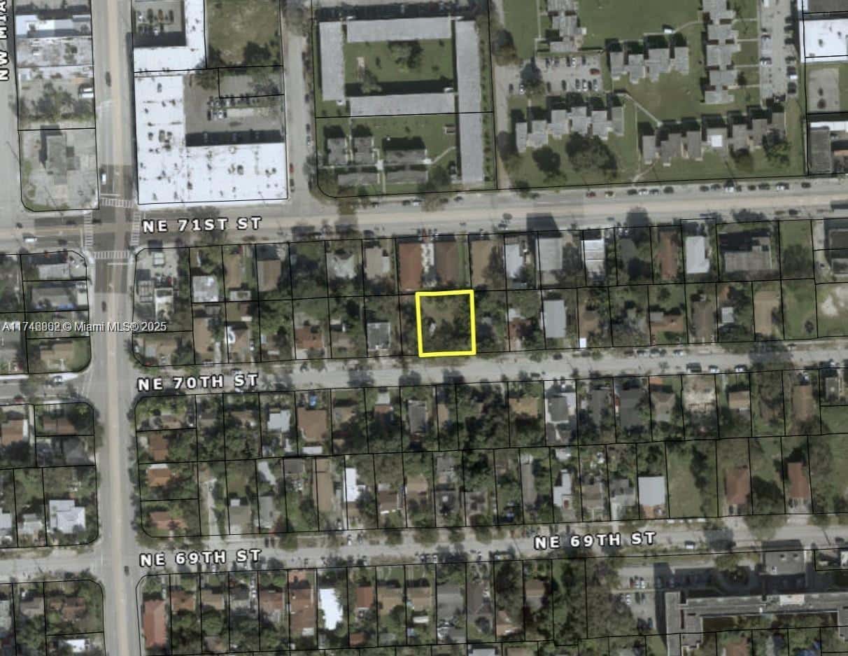 89 NE 70th St, Miami FL 33138