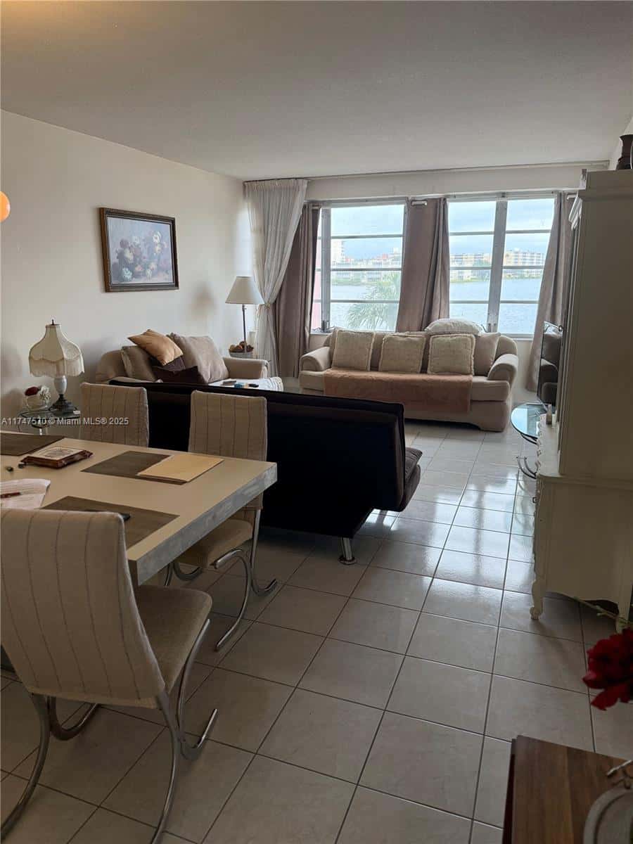 18555 NE 14th Ave # 618, Miami FL 33179