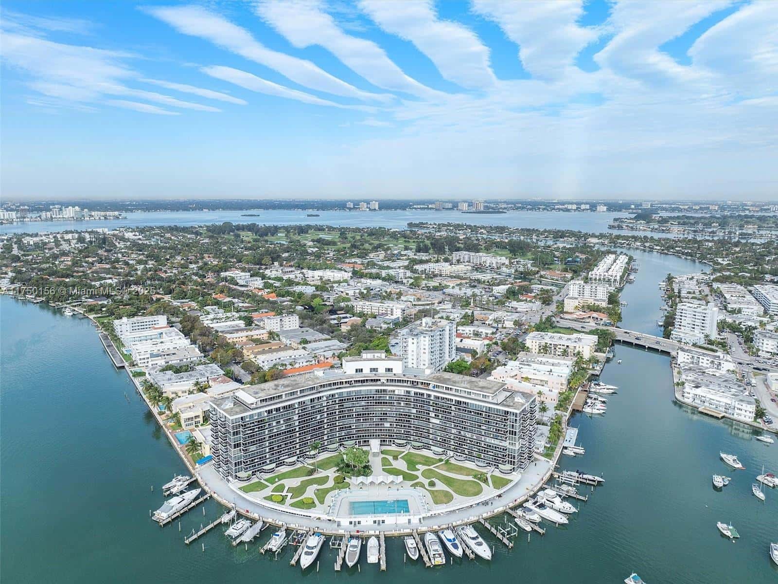 900 Bay Dr, Miami Beach FL 33141