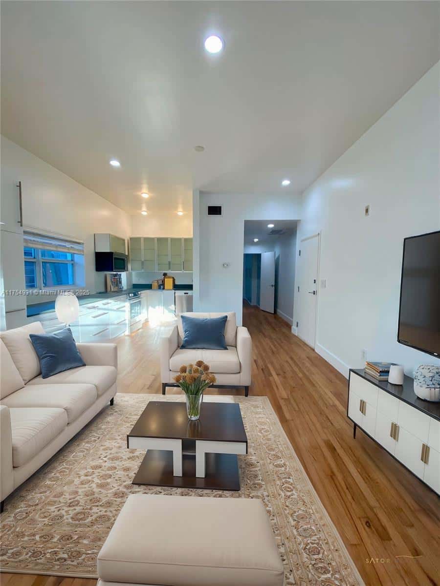 929 Michigan Ave # 5, Miami Beach FL 33139