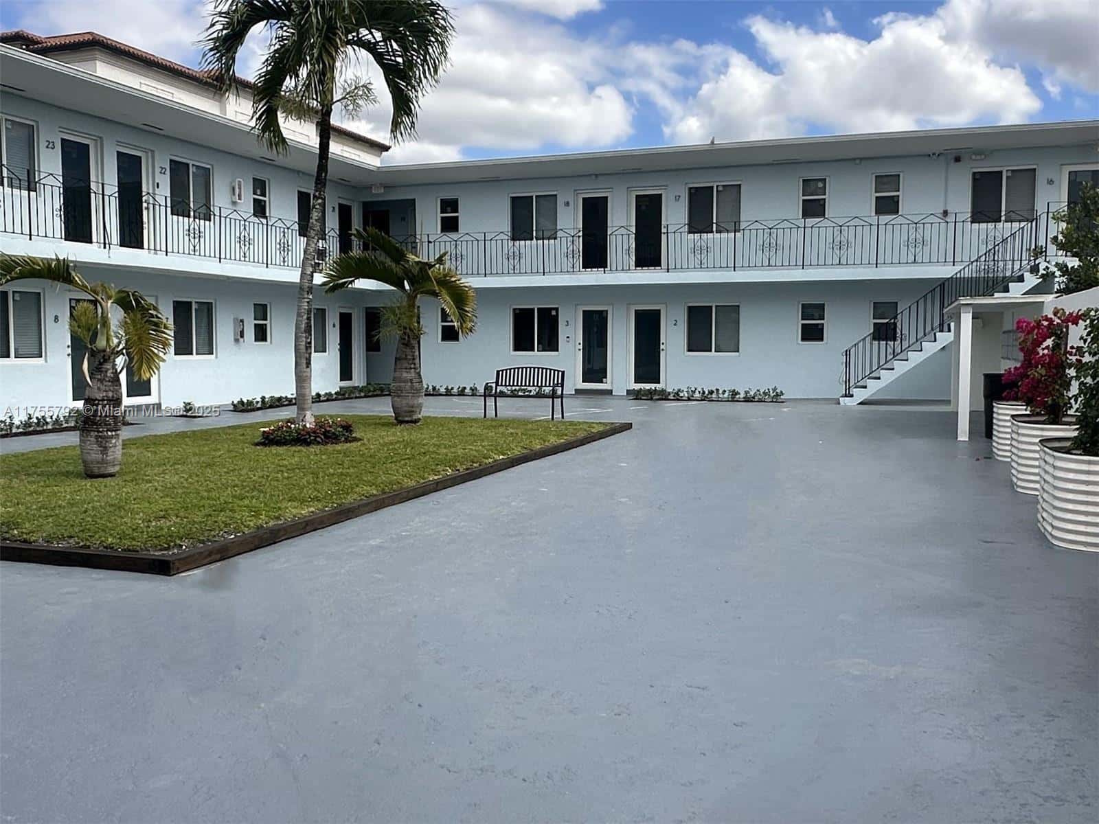 25 W 6th St # 25, Hialeah FL 33010