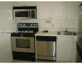 1455 N Treasure Dr # 4O, North Bay Village FL 33141