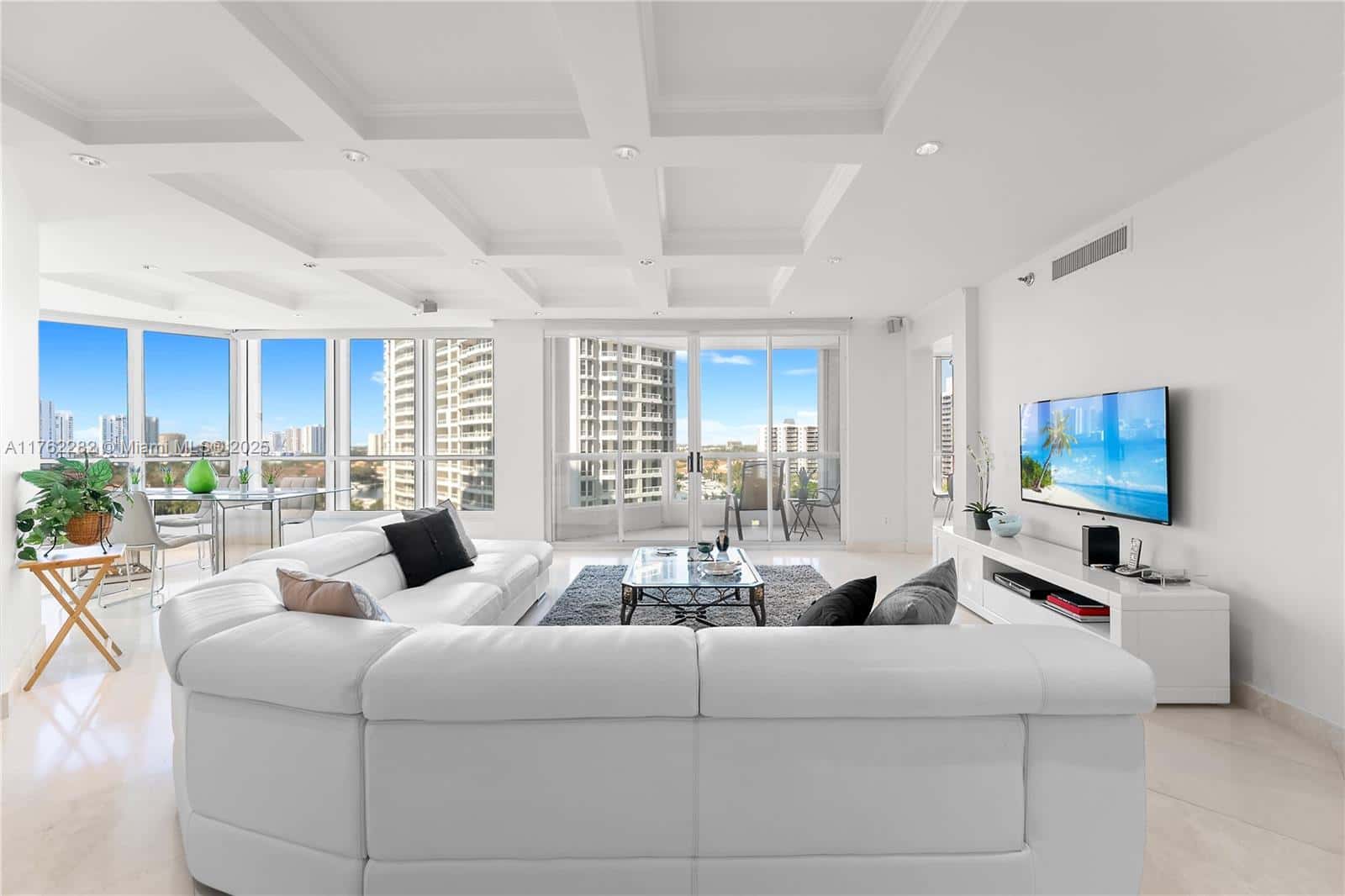 21150 Point Pl # 1102, Aventura FL 33180
