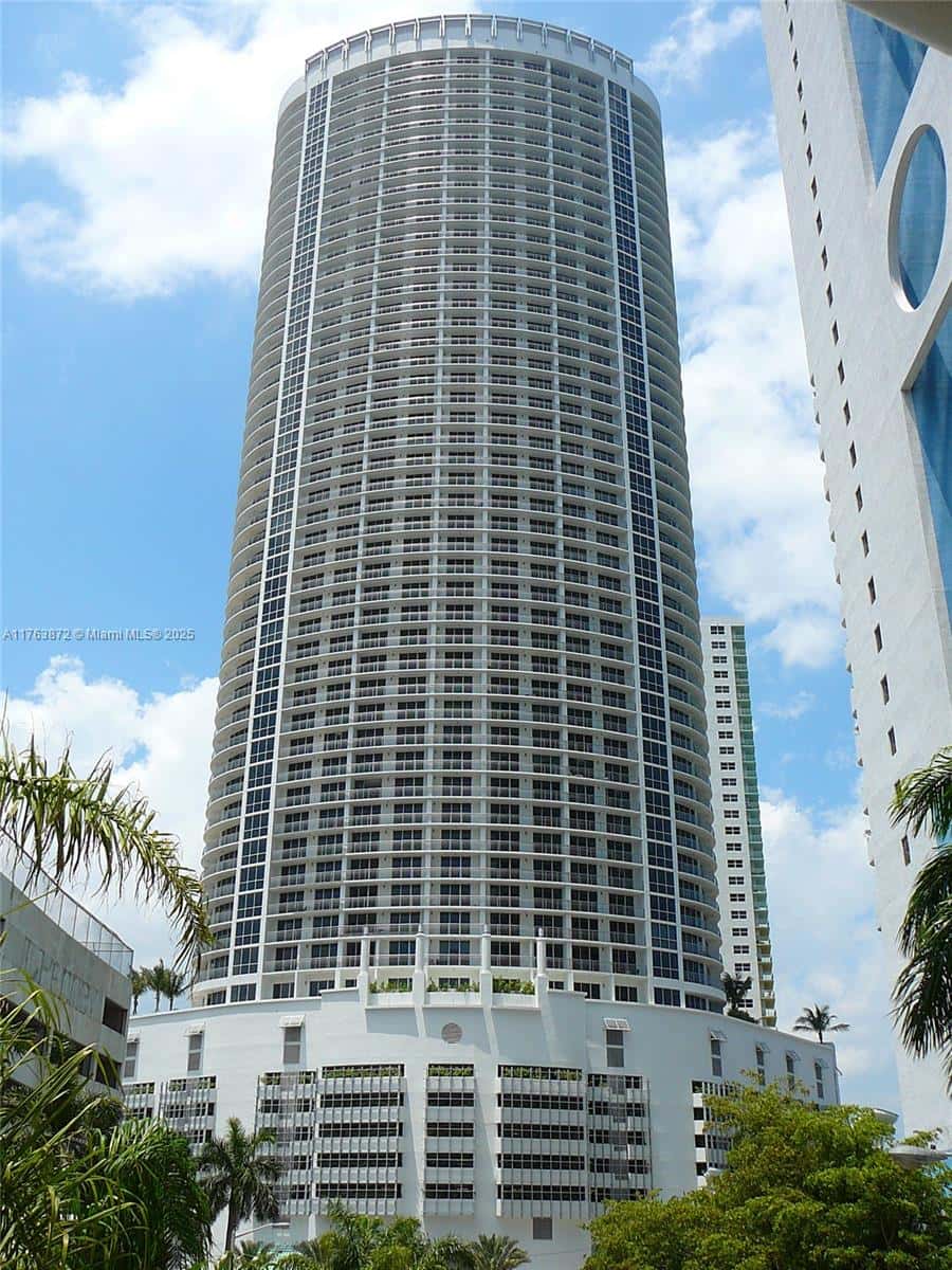 1750 N Bayshore Dr # 2215, Miami FL 33132