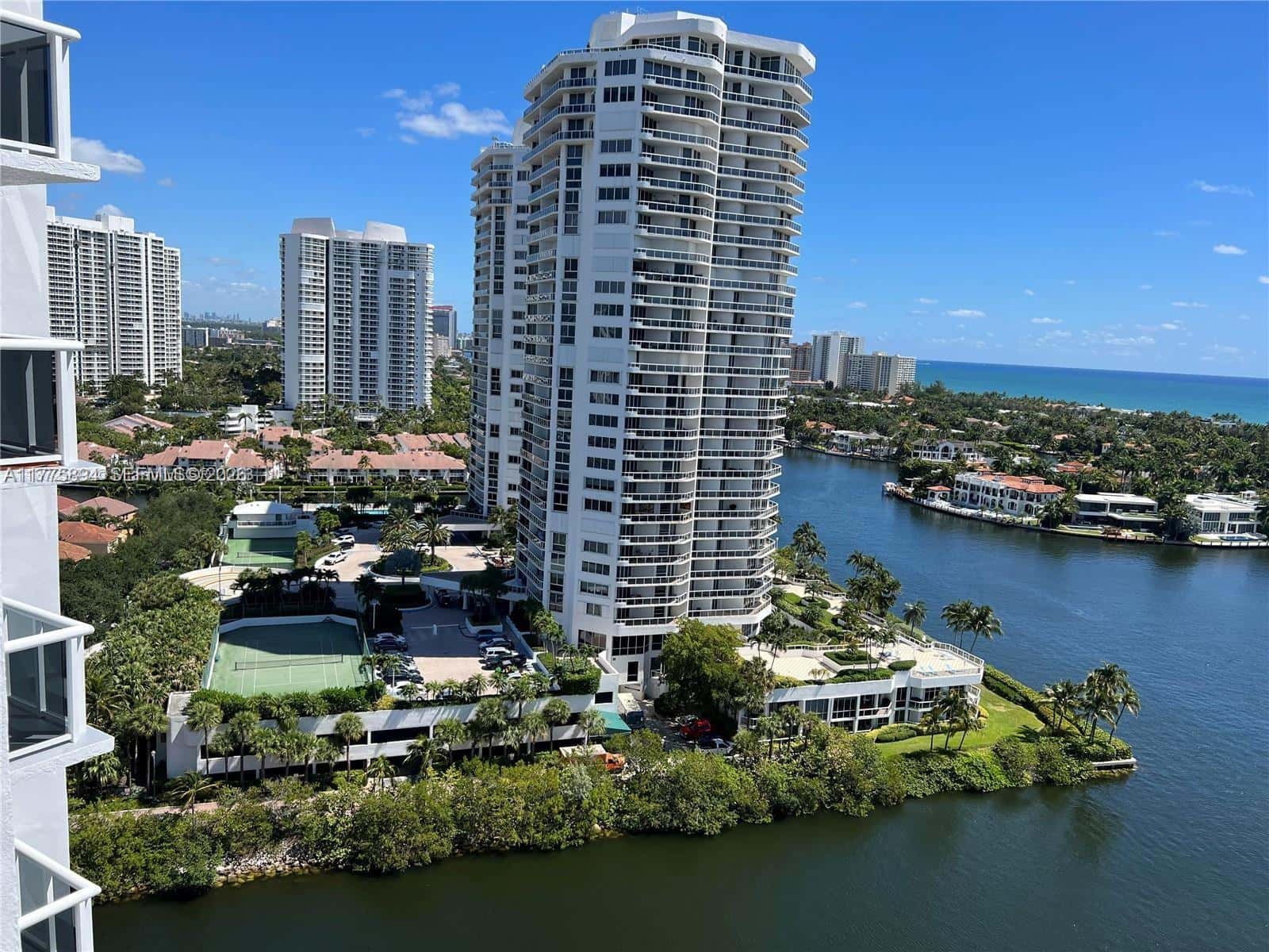 20505 E Country Club Dr # 2034, Aventura FL 33180