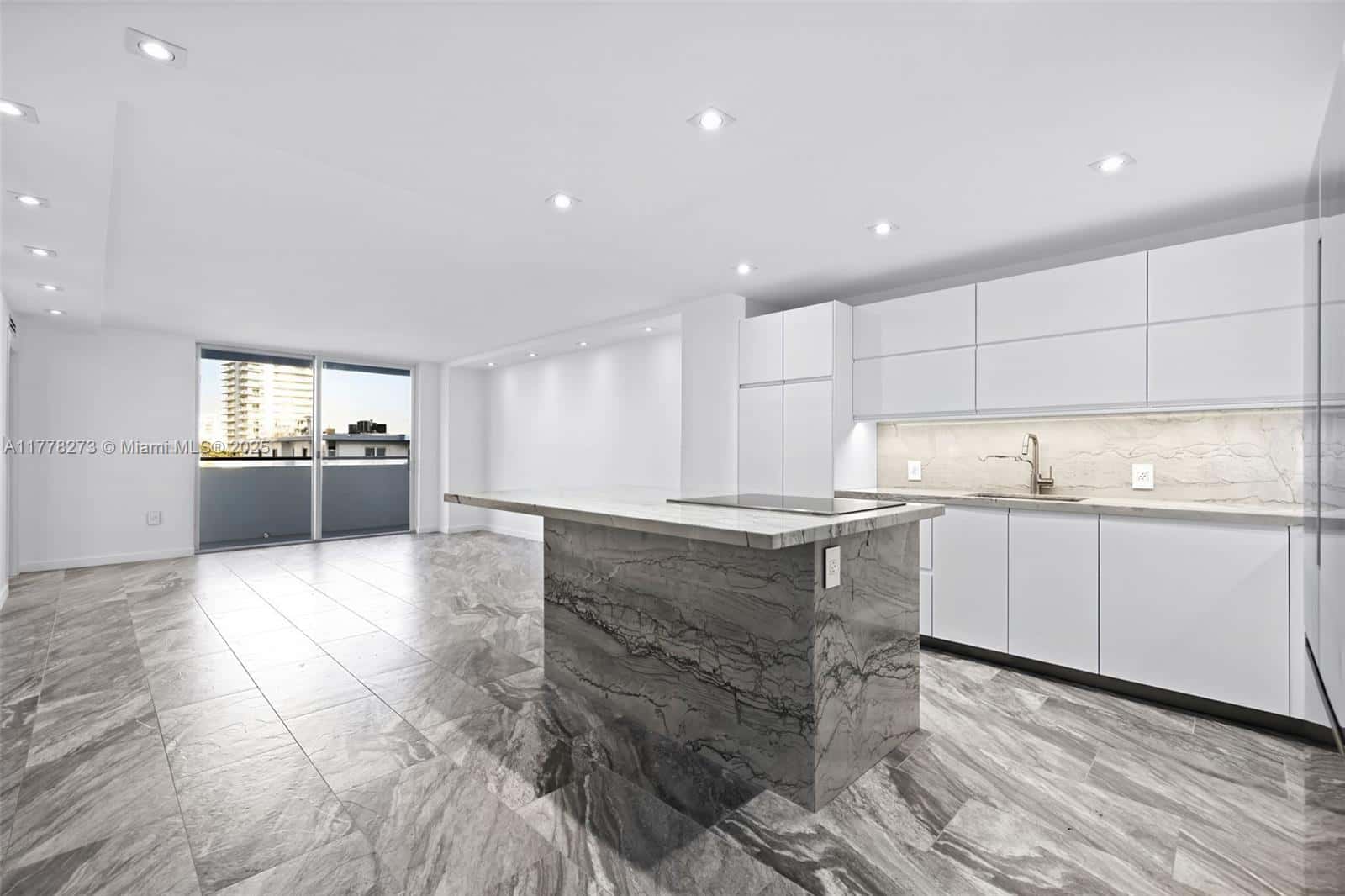 1658 Bay Rd # 504, Miami Beach FL 33139