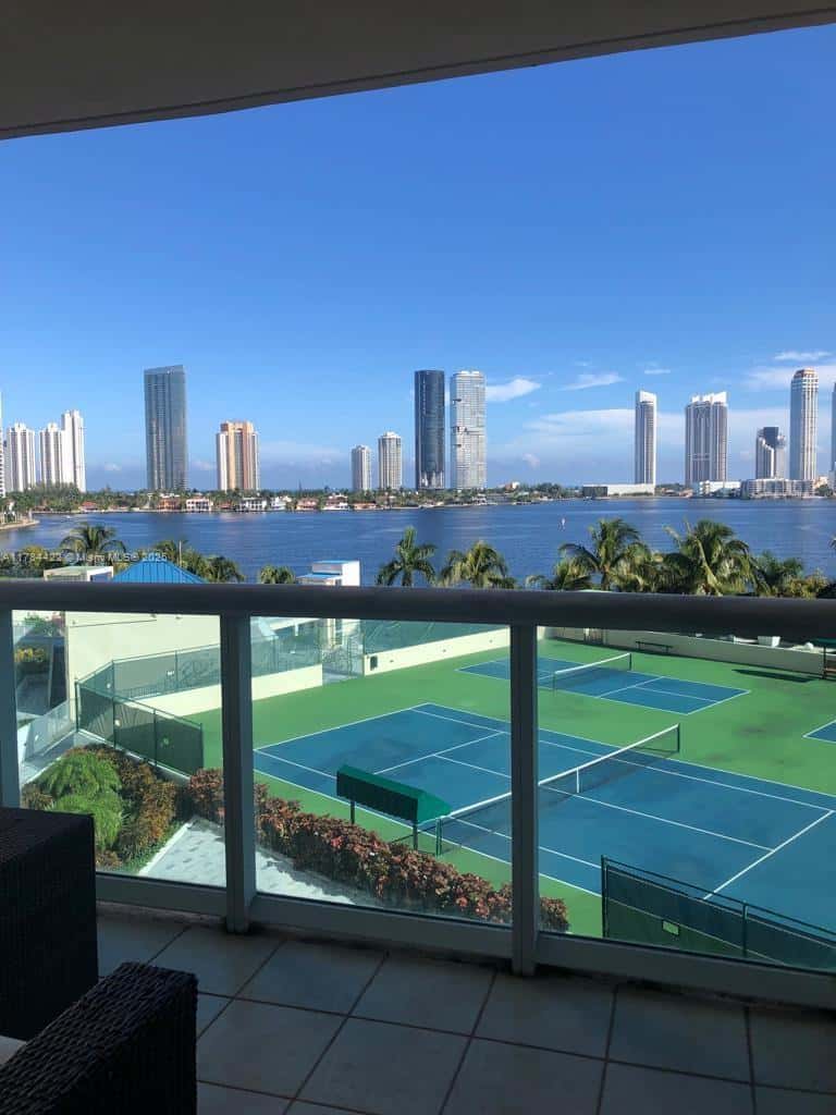 3370 Hidden Bay Dr # 712, Aventura FL 33180