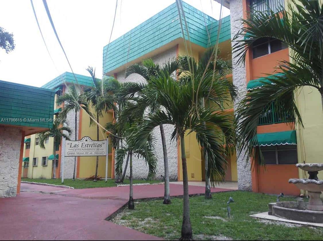 666 W 81st St # 127, Hialeah FL 33014