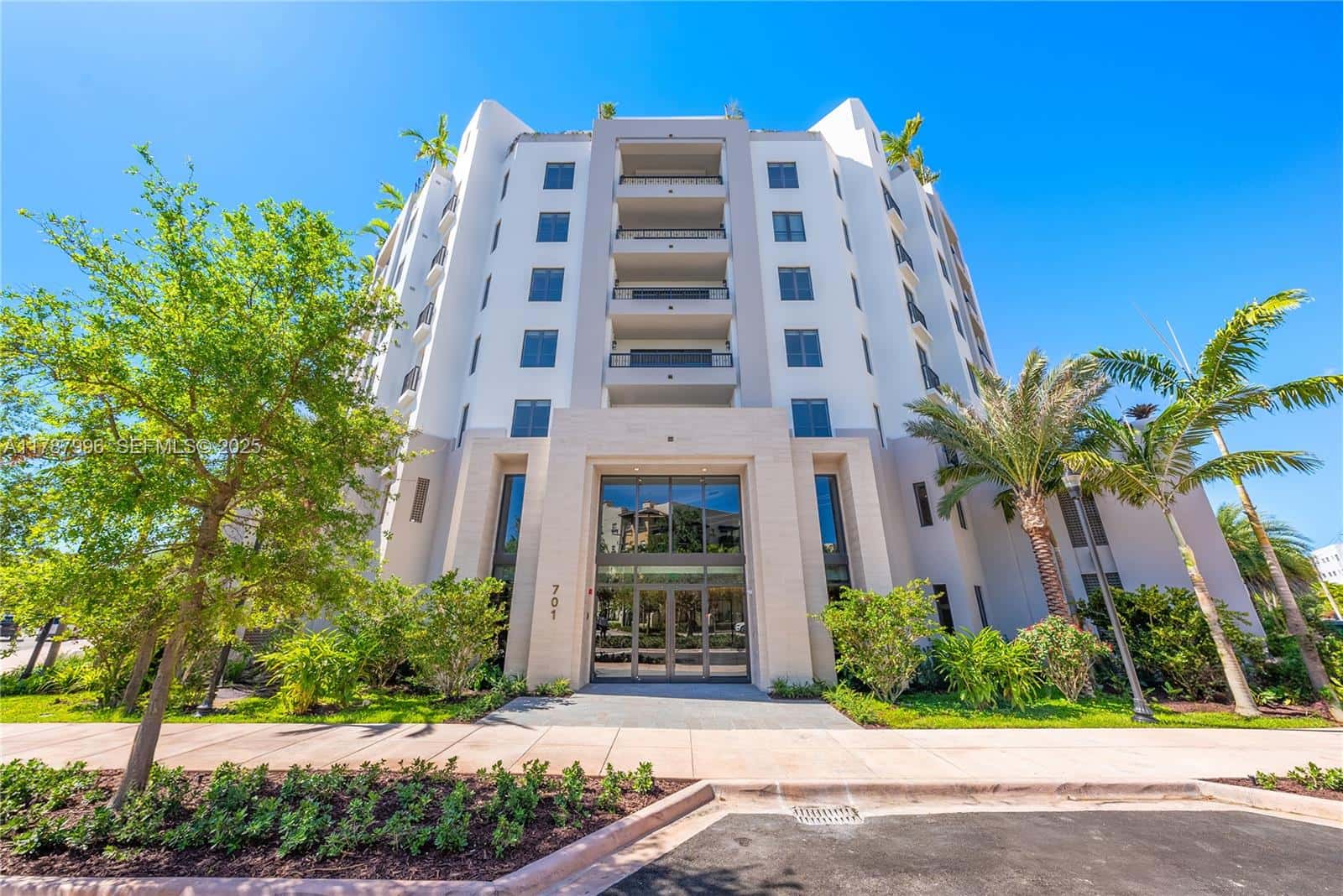 701 Valencia Ave # 405, Coral Gables FL 33134