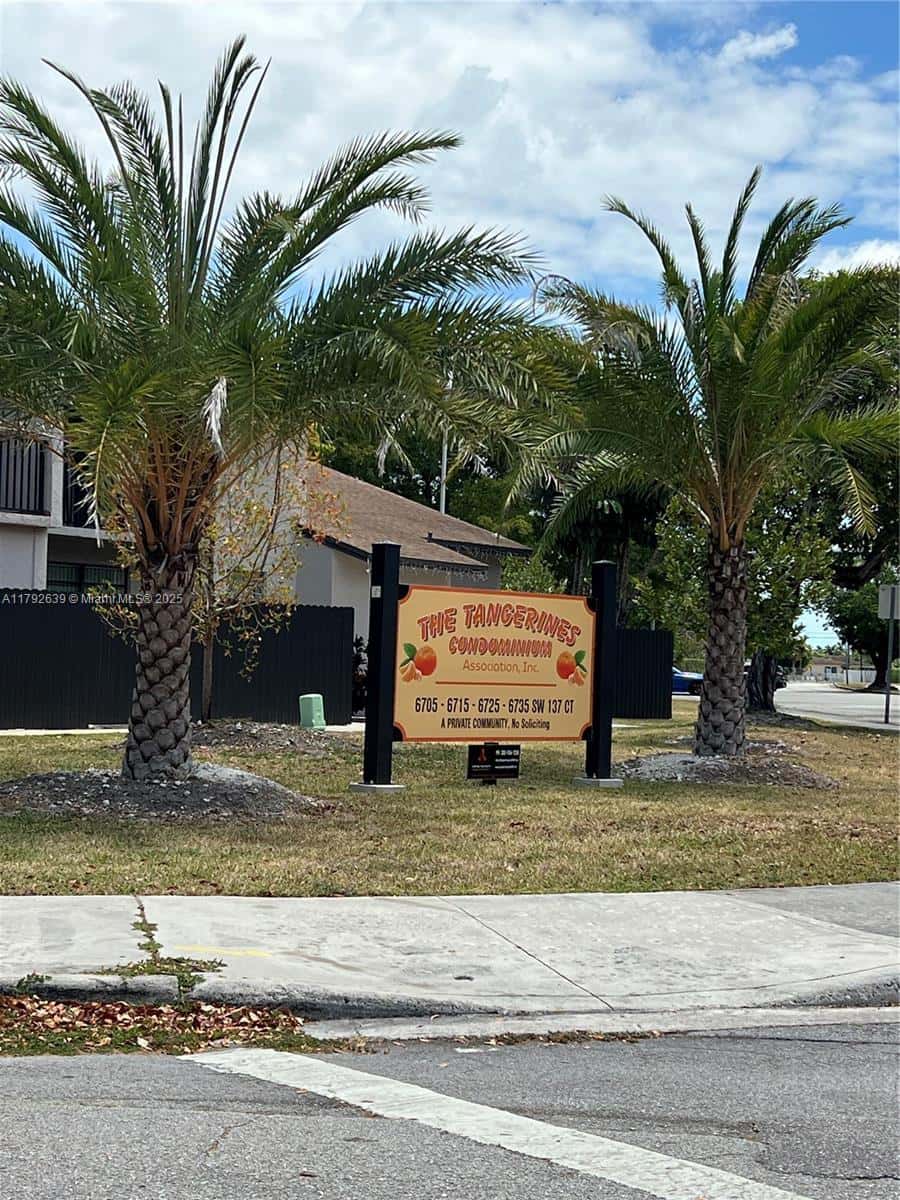 6725 SW 137th Ct # 14D, Miami FL 33183