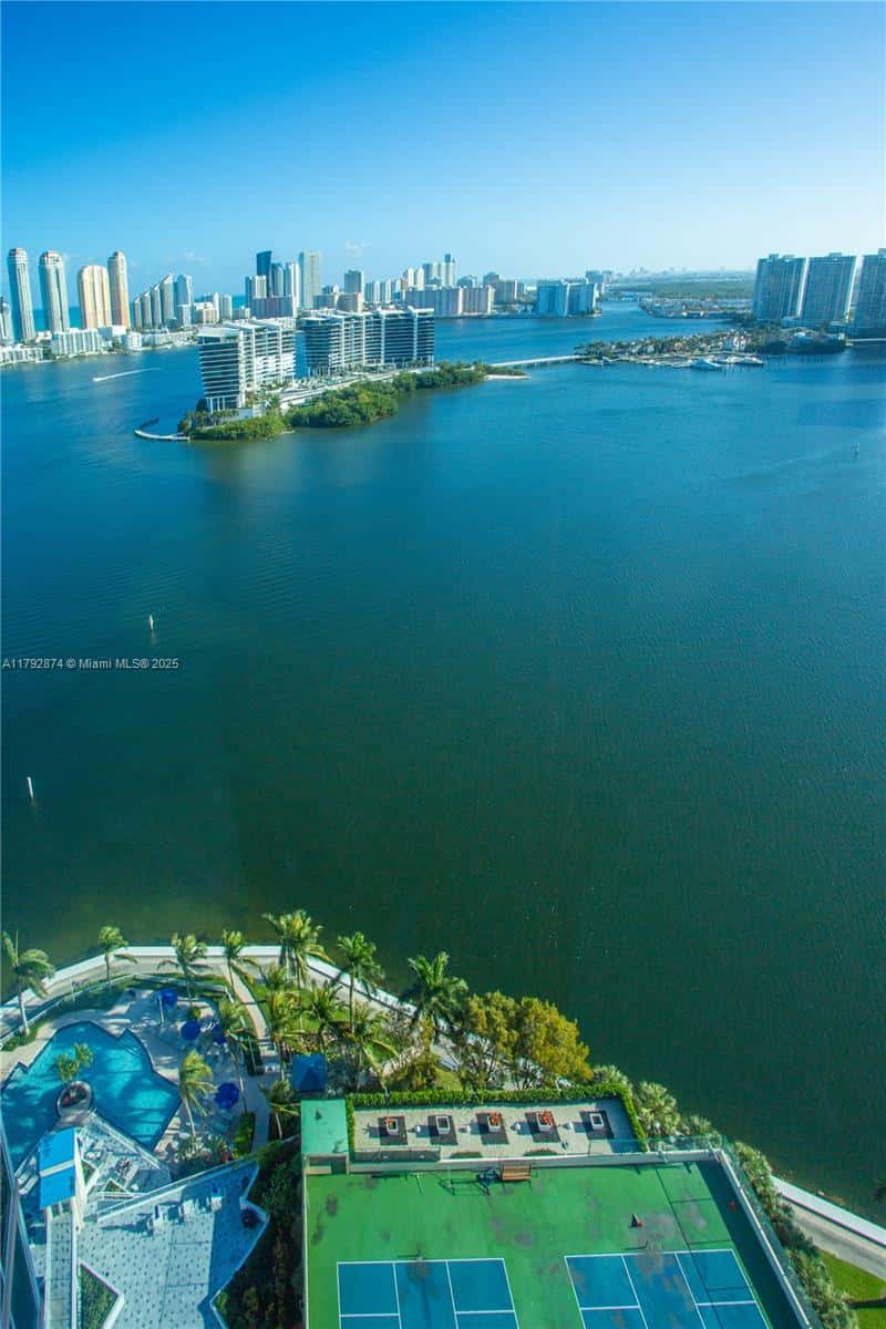 3370 Hidden Bay Dr # 3109, Aventura FL 33180