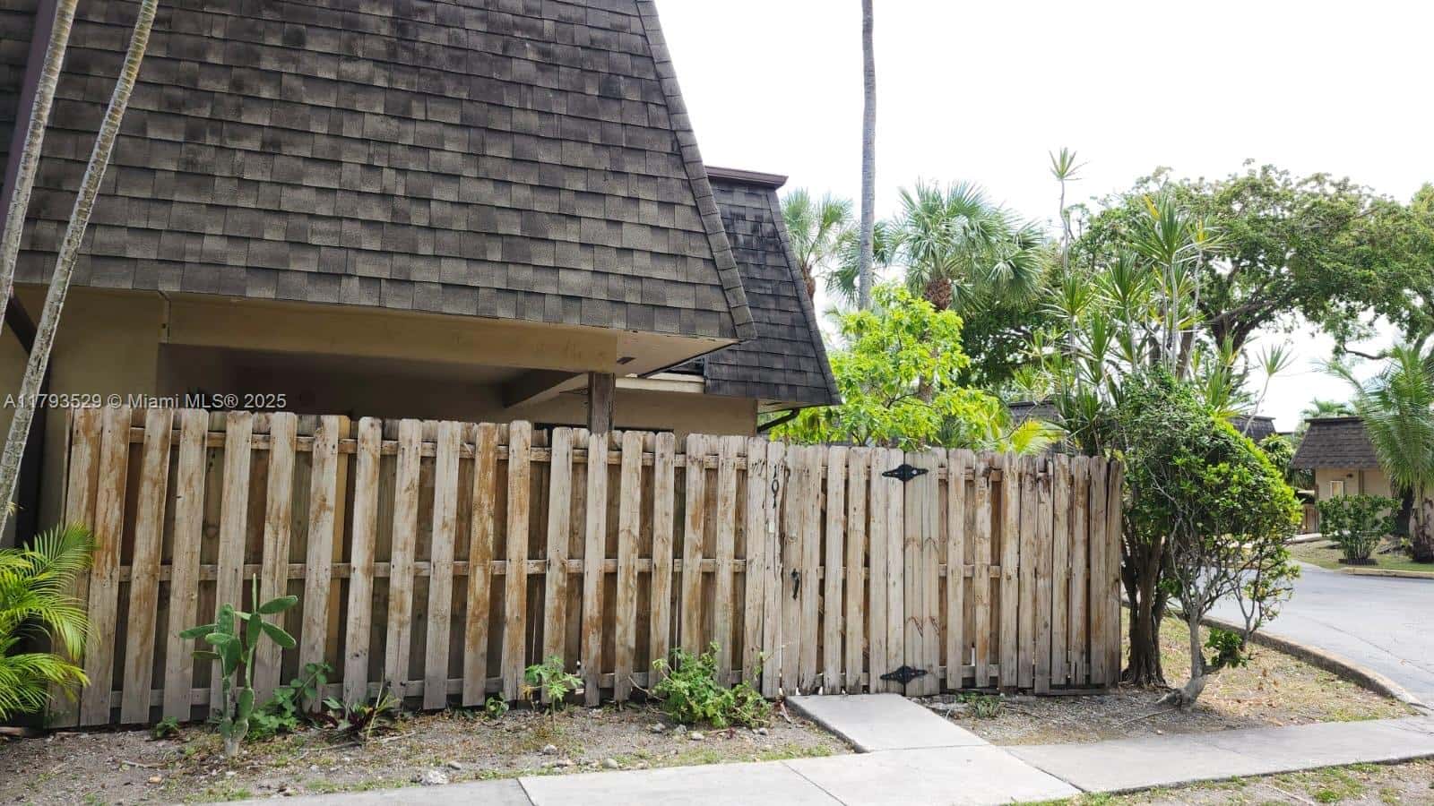 14293 SW 94th Cir Ln # 27, Miami FL 33186