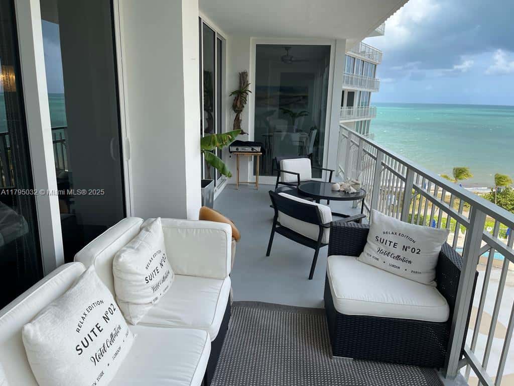 600 Grapetree Dr, Key Biscayne FL 33149