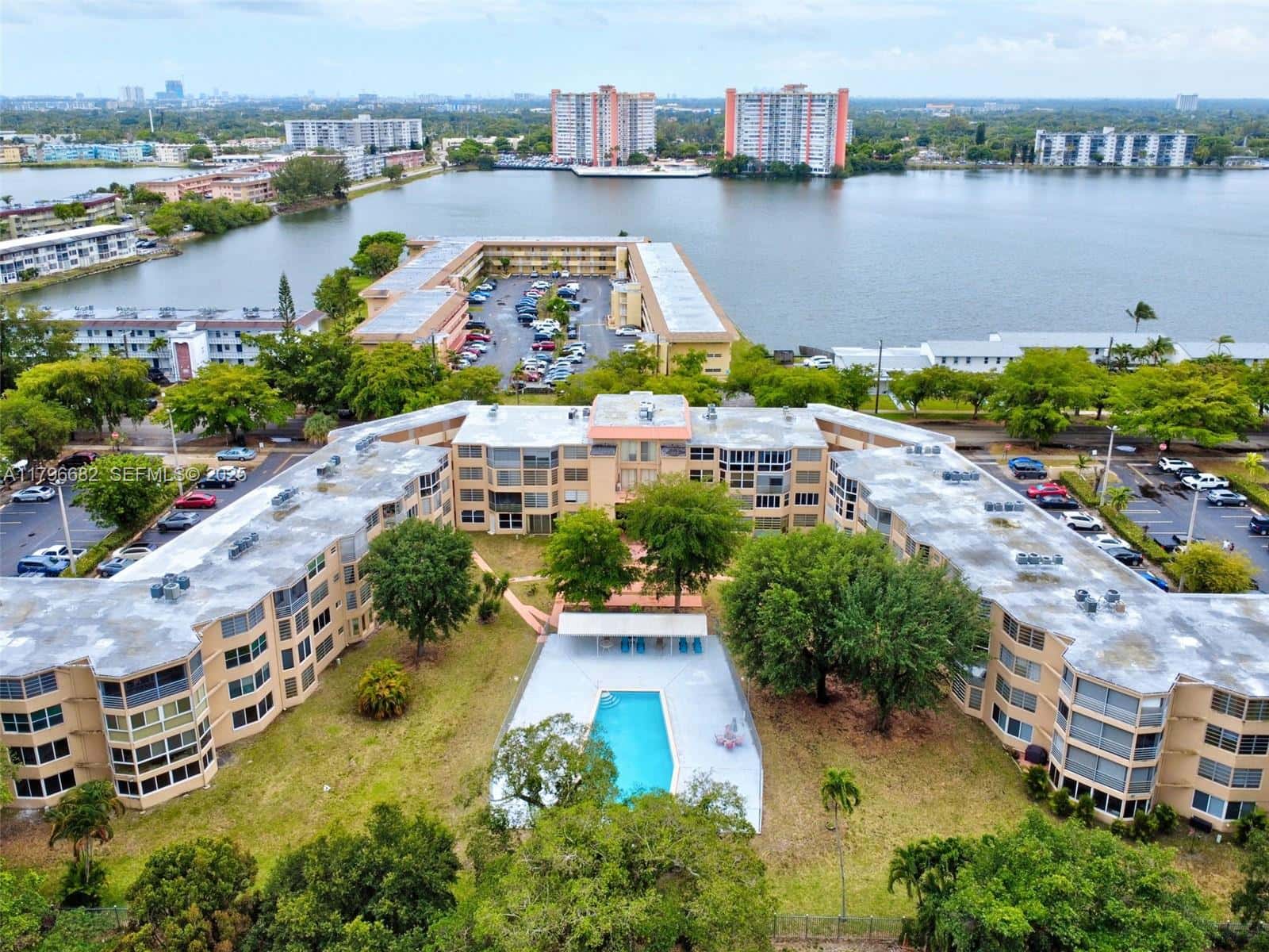 1301 NE 191st St # F417, Miami FL 33179