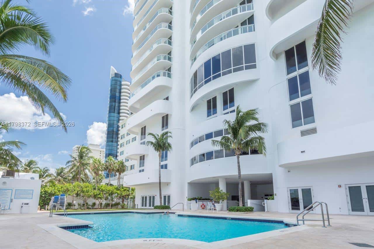 6365 Collins Ave # 3202, Miami Beach FL 33141