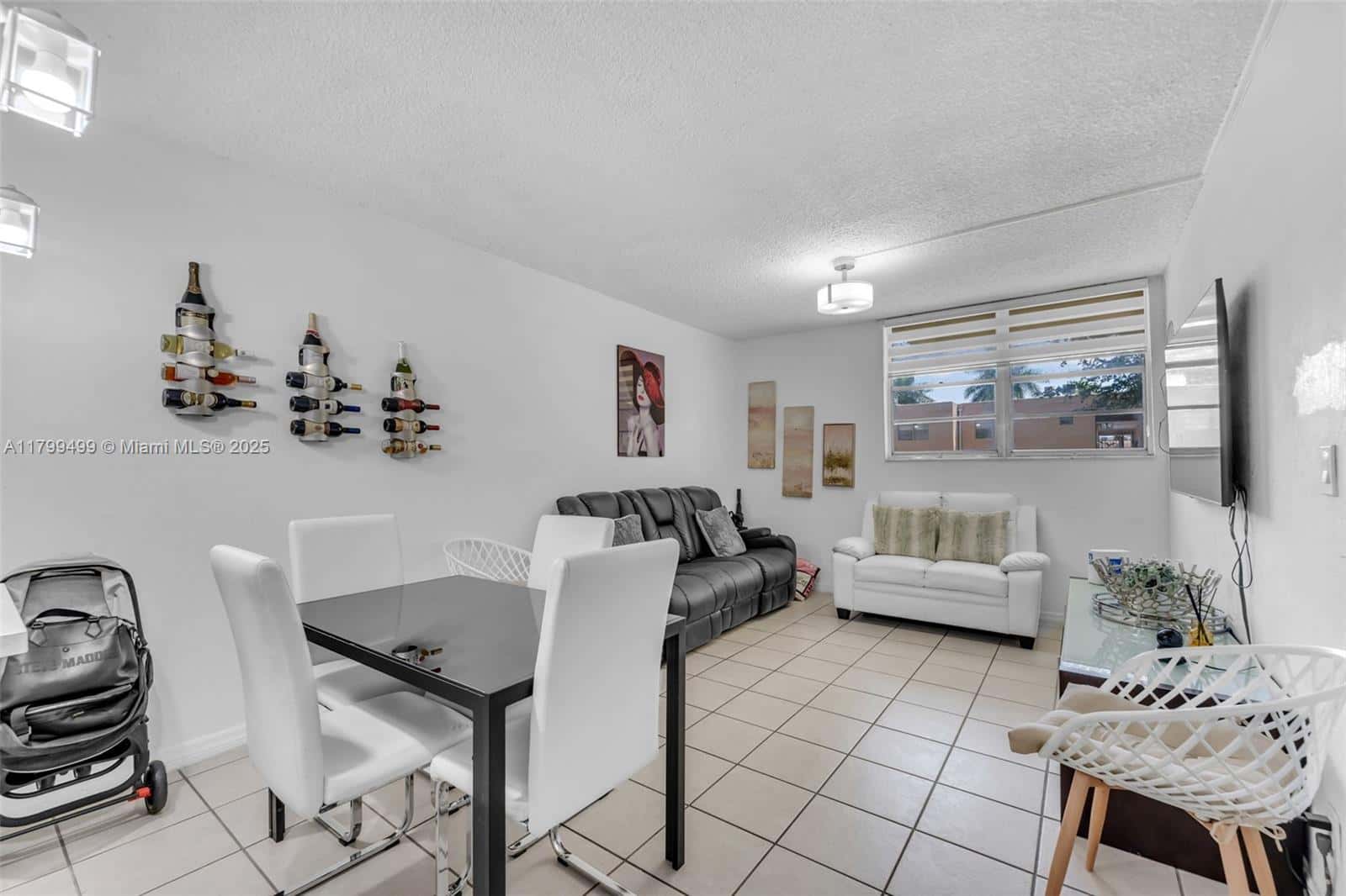 4550 NW 9th St # 106E, Miami FL 33126