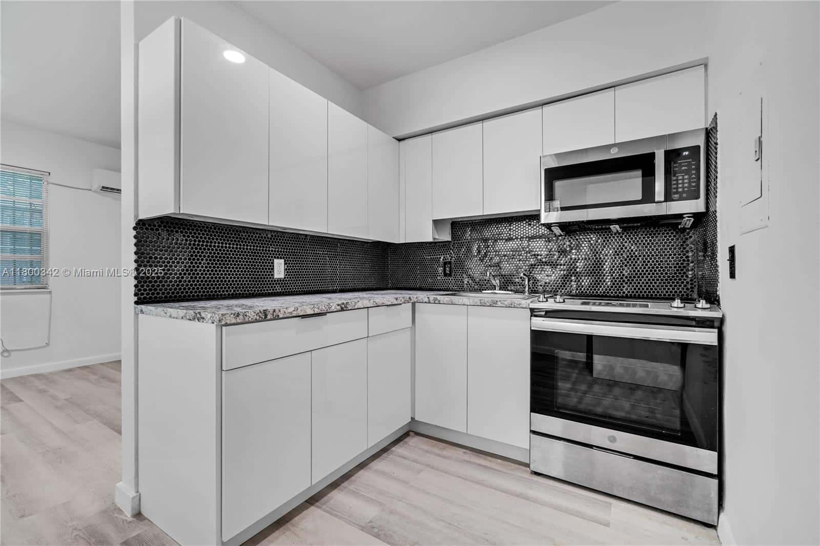 46 NW 62nd St # 4, Miami FL 33150
