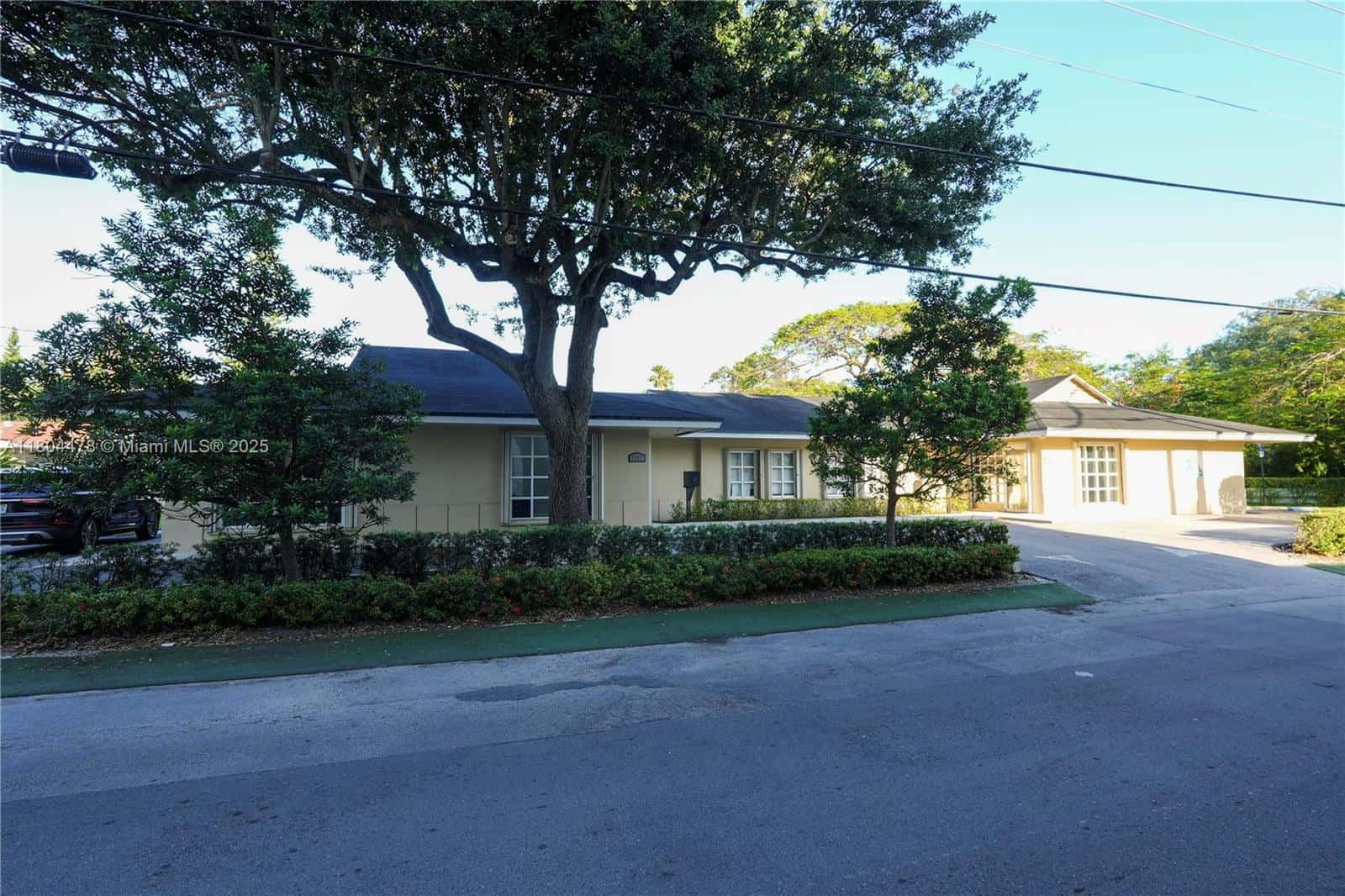 8125 SW 120th St, Pinecrest FL 33156
