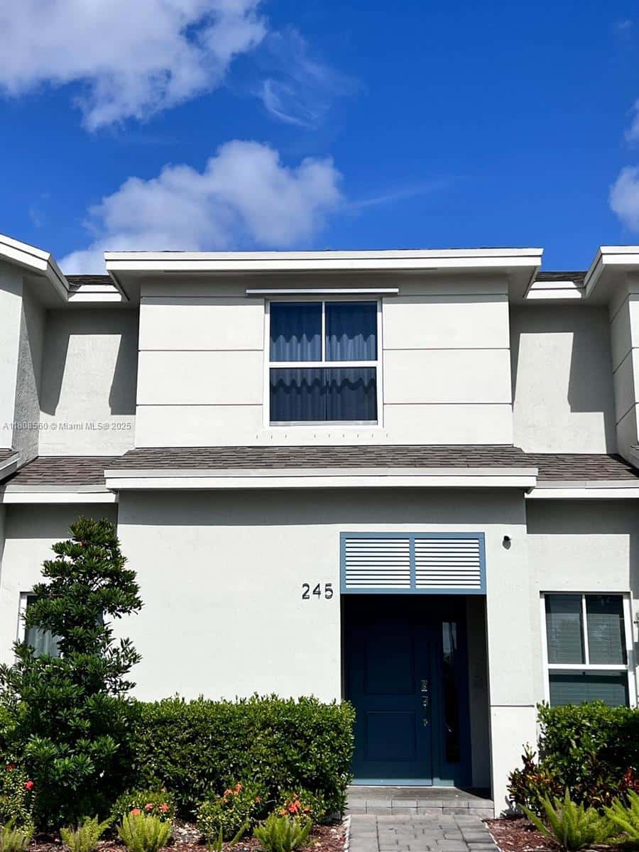 245 NE 3rd Ct, Florida City FL 33034