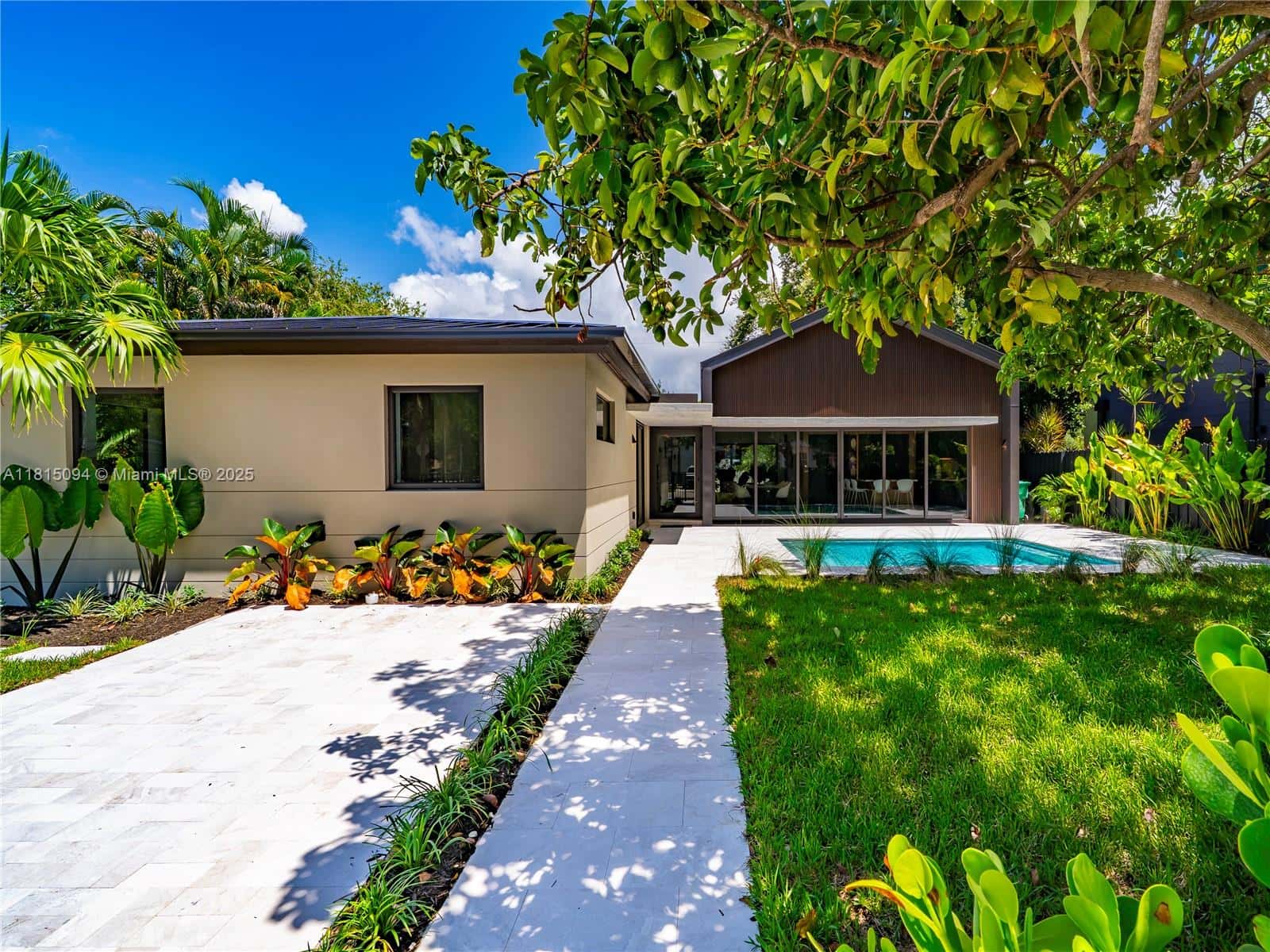 2777 Calusa St, Miami FL 33133