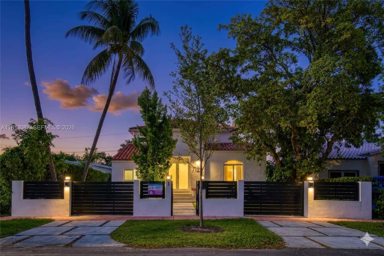 719 W 51st St, Miami Beach FL 33140