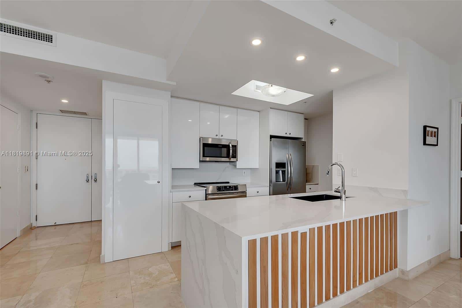 848 Brickell Key Dr # 1803, Miami FL 33131