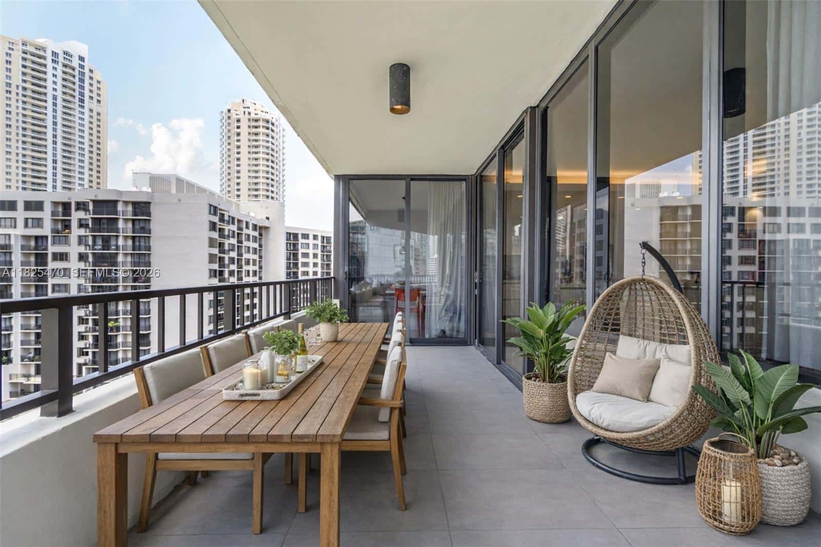 520 Brickell Key Dr # A1421, Miami FL 33131
