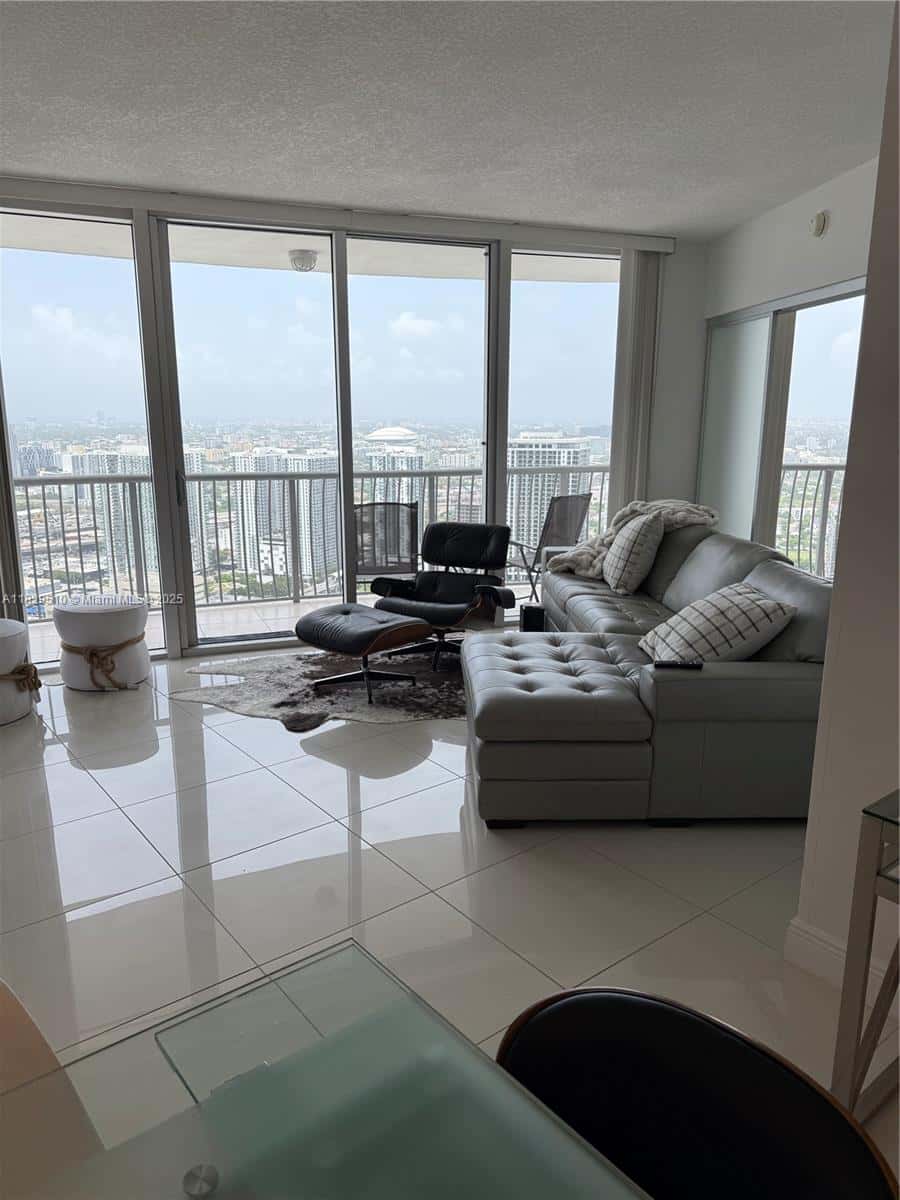 1750 N Bayshore Dr # 5114, Miami FL 33132