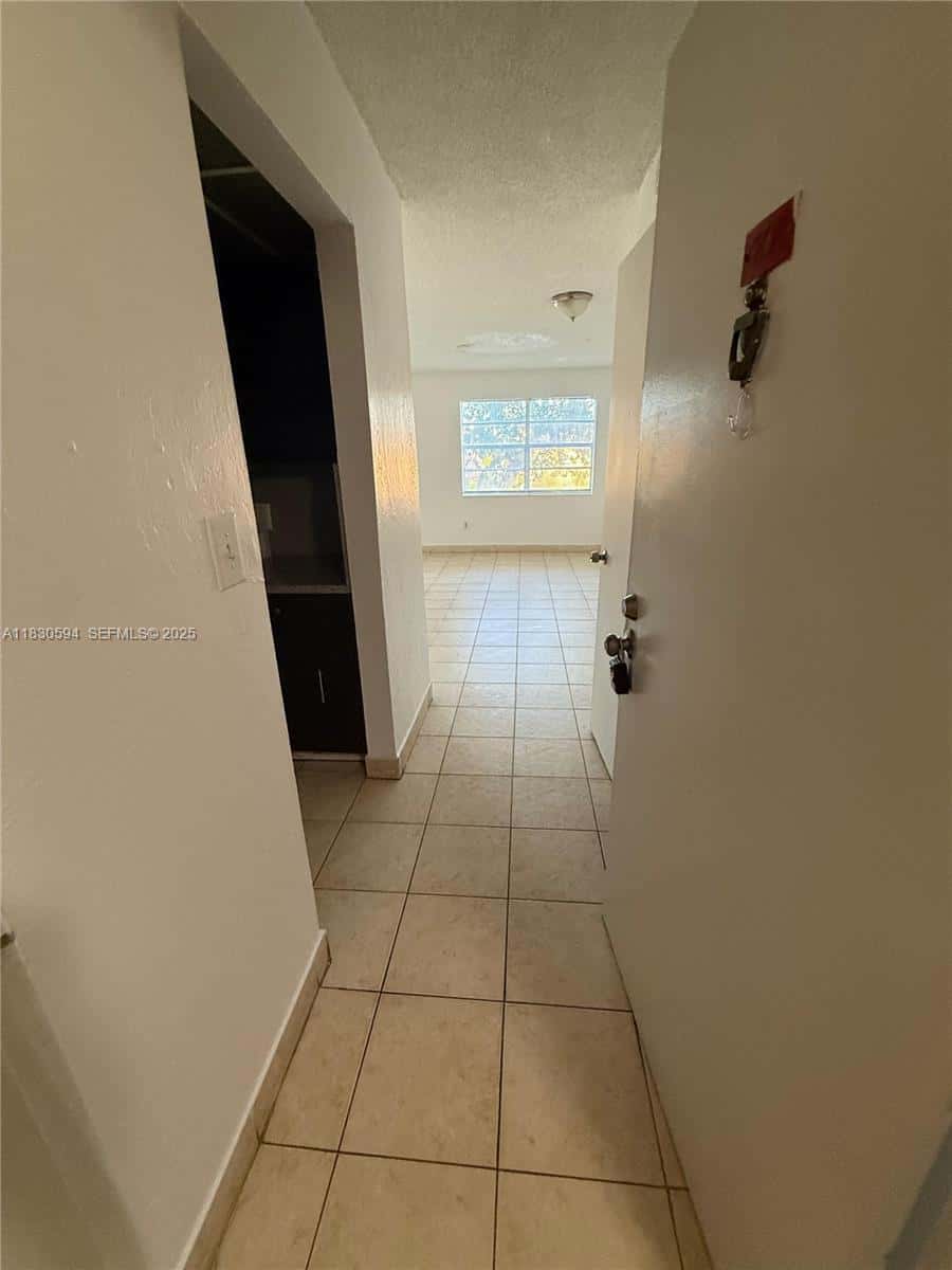 1305 W 53rd St # 406, Hialeah FL 33012