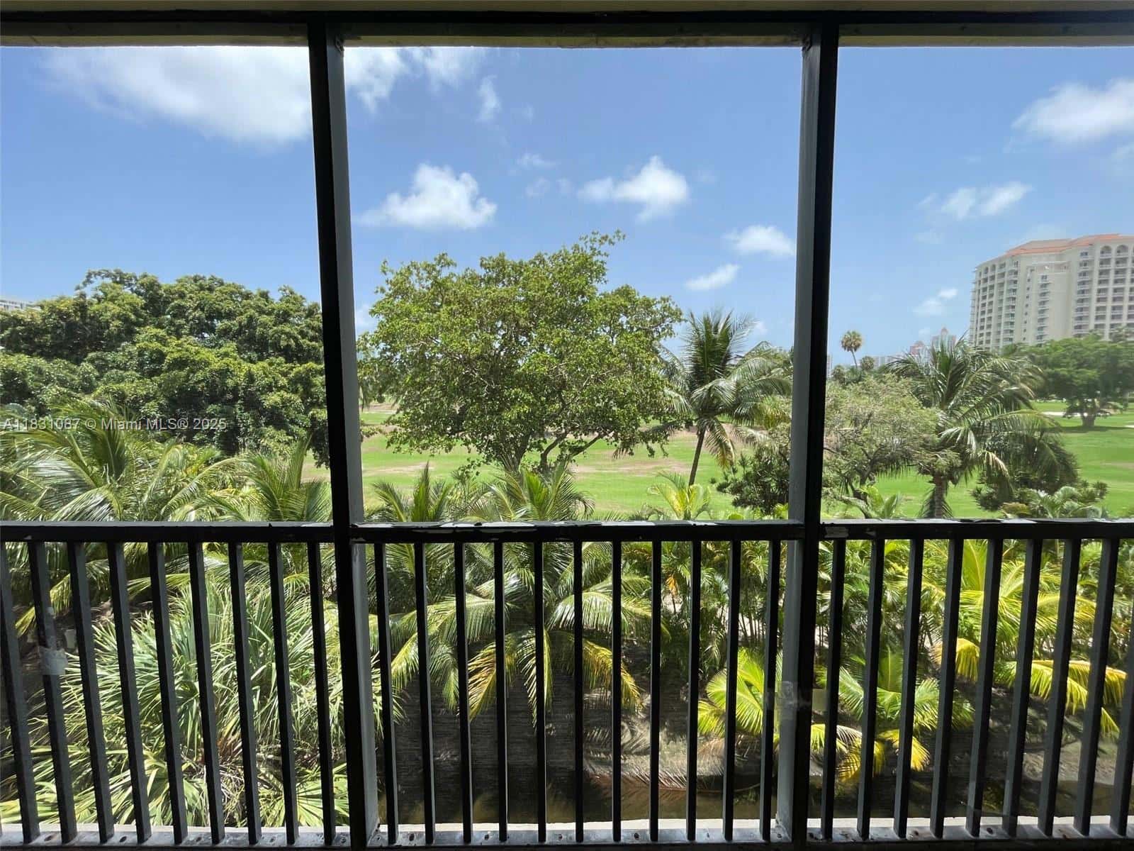 20335 W Country Club Dr # 304, Aventura FL 33180