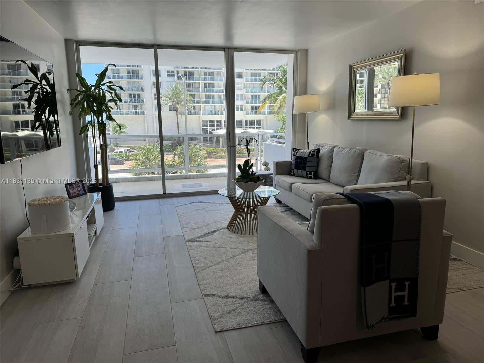 5700 Collins Ave # 3C, Miami Beach FL 33140