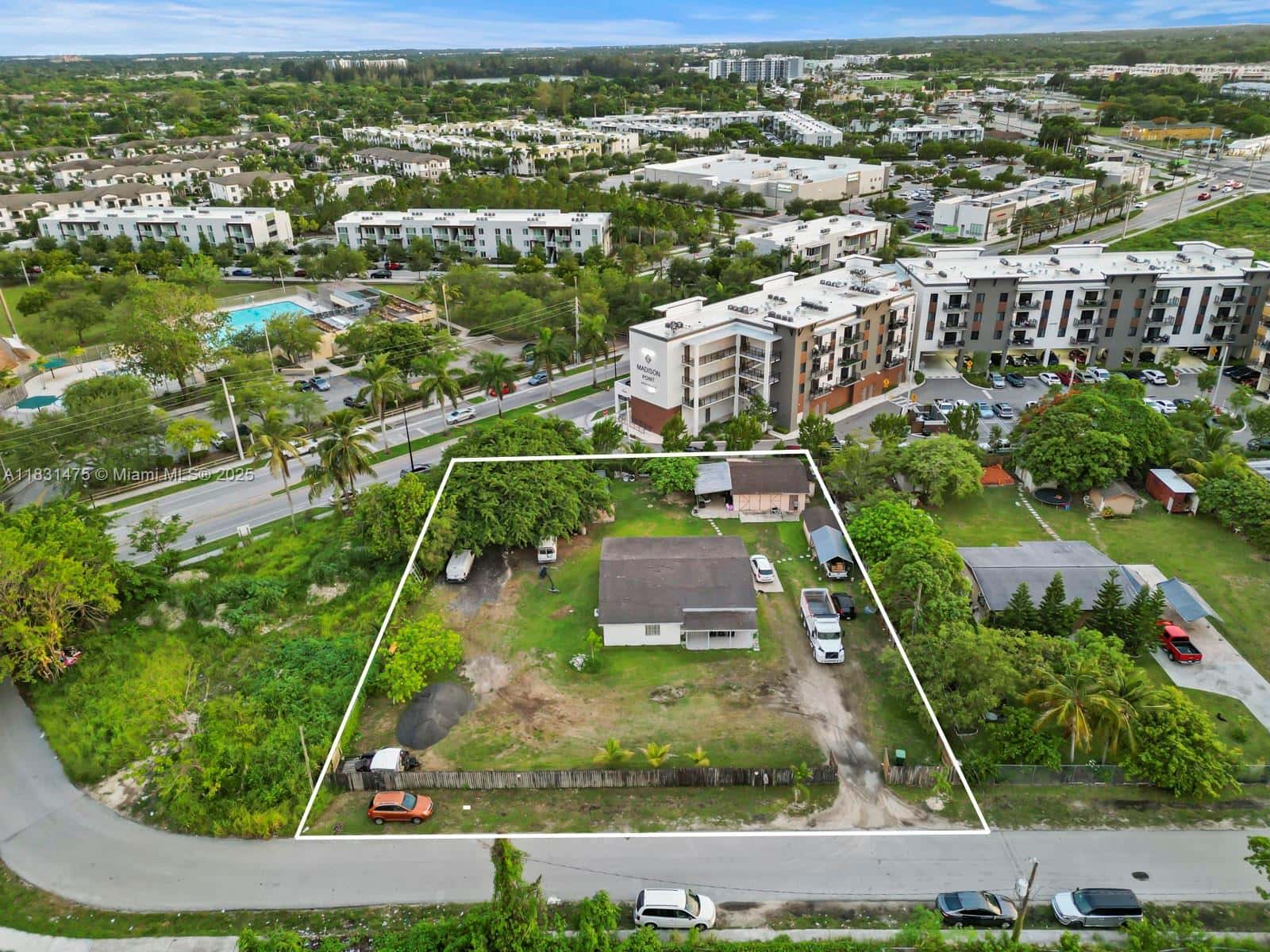 14210 Henderson St, Homestead FL 33032